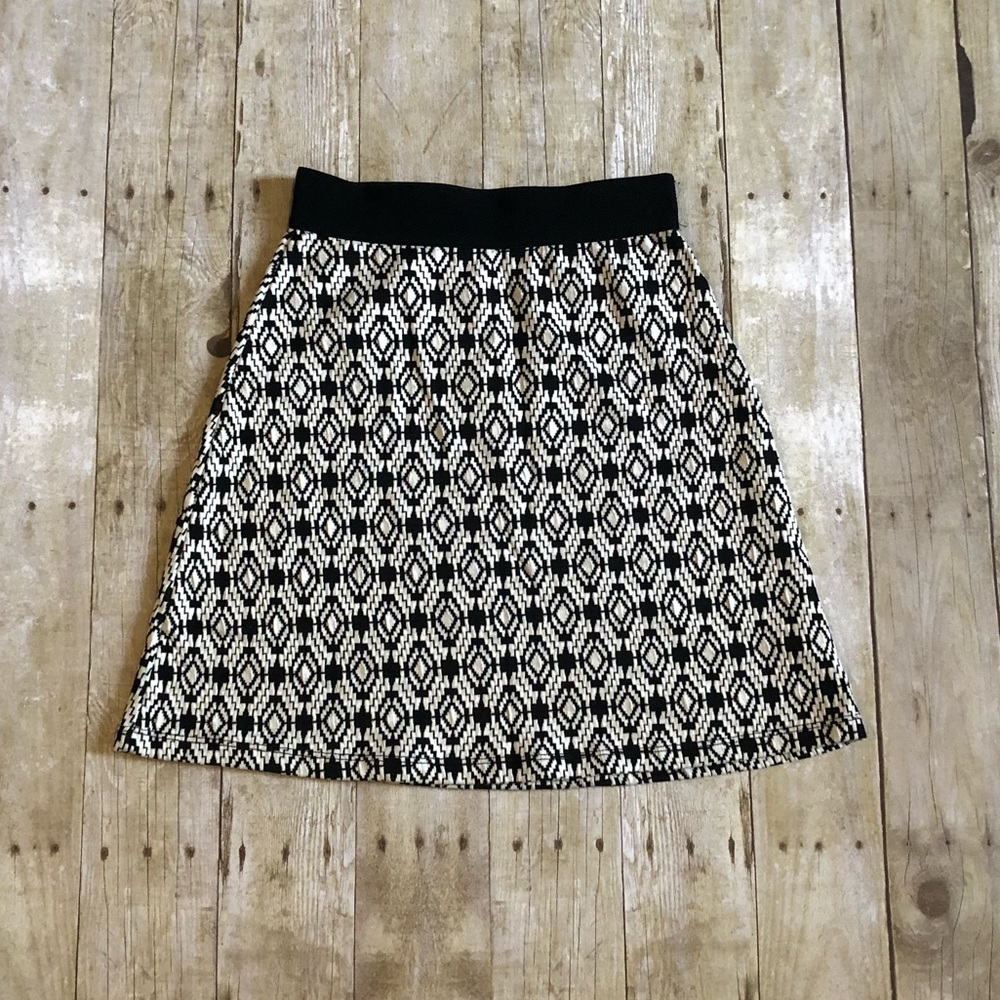 Black and white geometric skirt